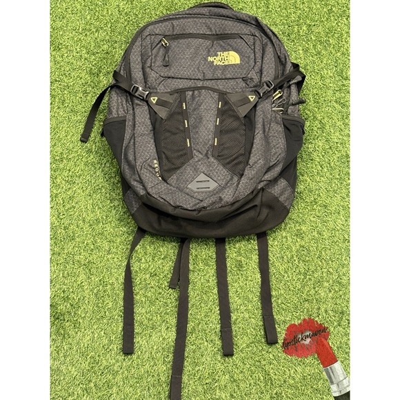 The North Face Other - The North Face Recon Backpack Gray Black Geometric FlexVent Laptop Hiking Bag